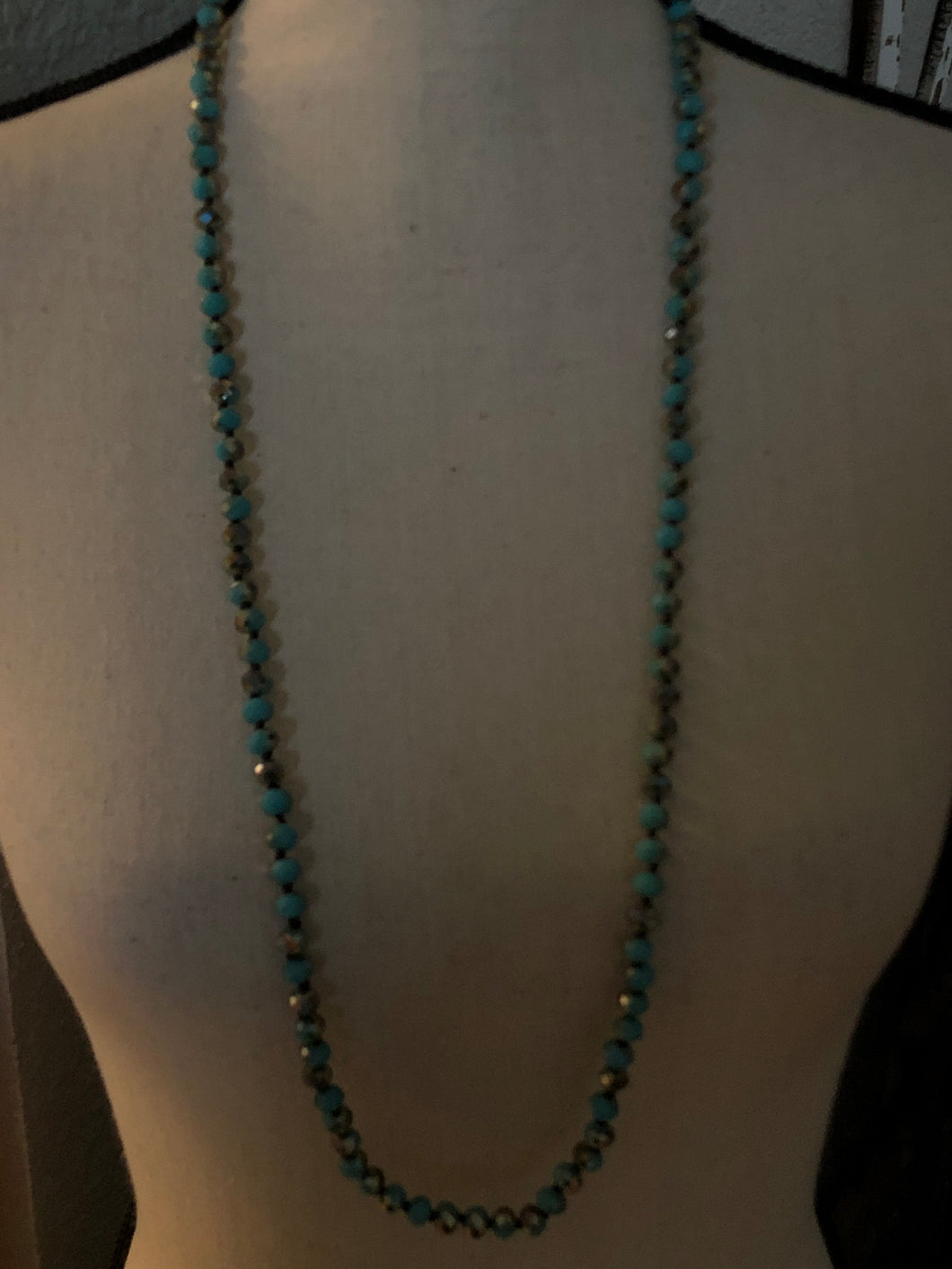 Turquoise/taupe shorty beads