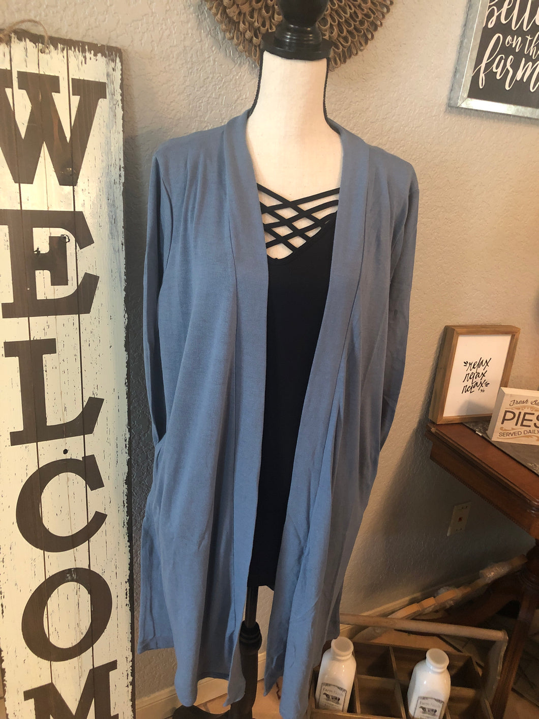 Sweater short hidden pockets blue grey