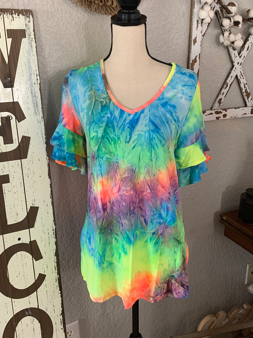 Tye dye v neck double ruffle top
