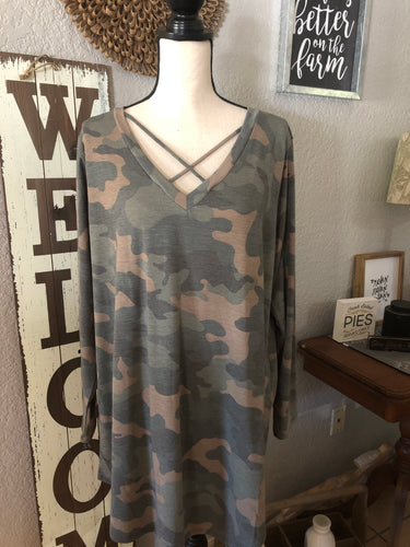 Top camo long sleeves v-neck crisscross