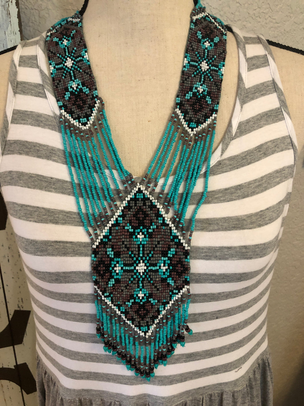 Turquoise/grey beaded necklace