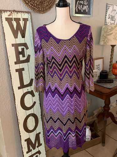 Dress: 3/4 multi color dress w lining