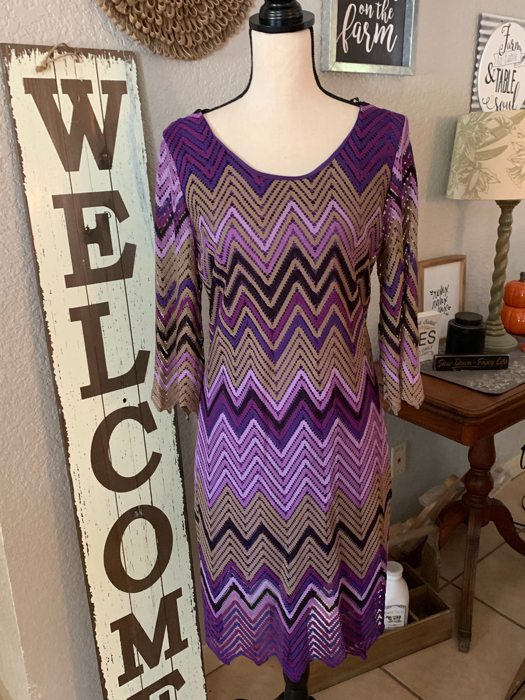 Dress: 3/4 multi color dress w lining