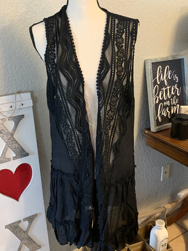 Black kimono vest with lace