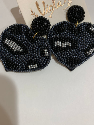 Snow cheetah heart earrings