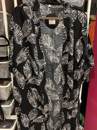 Blowout kimono one sz