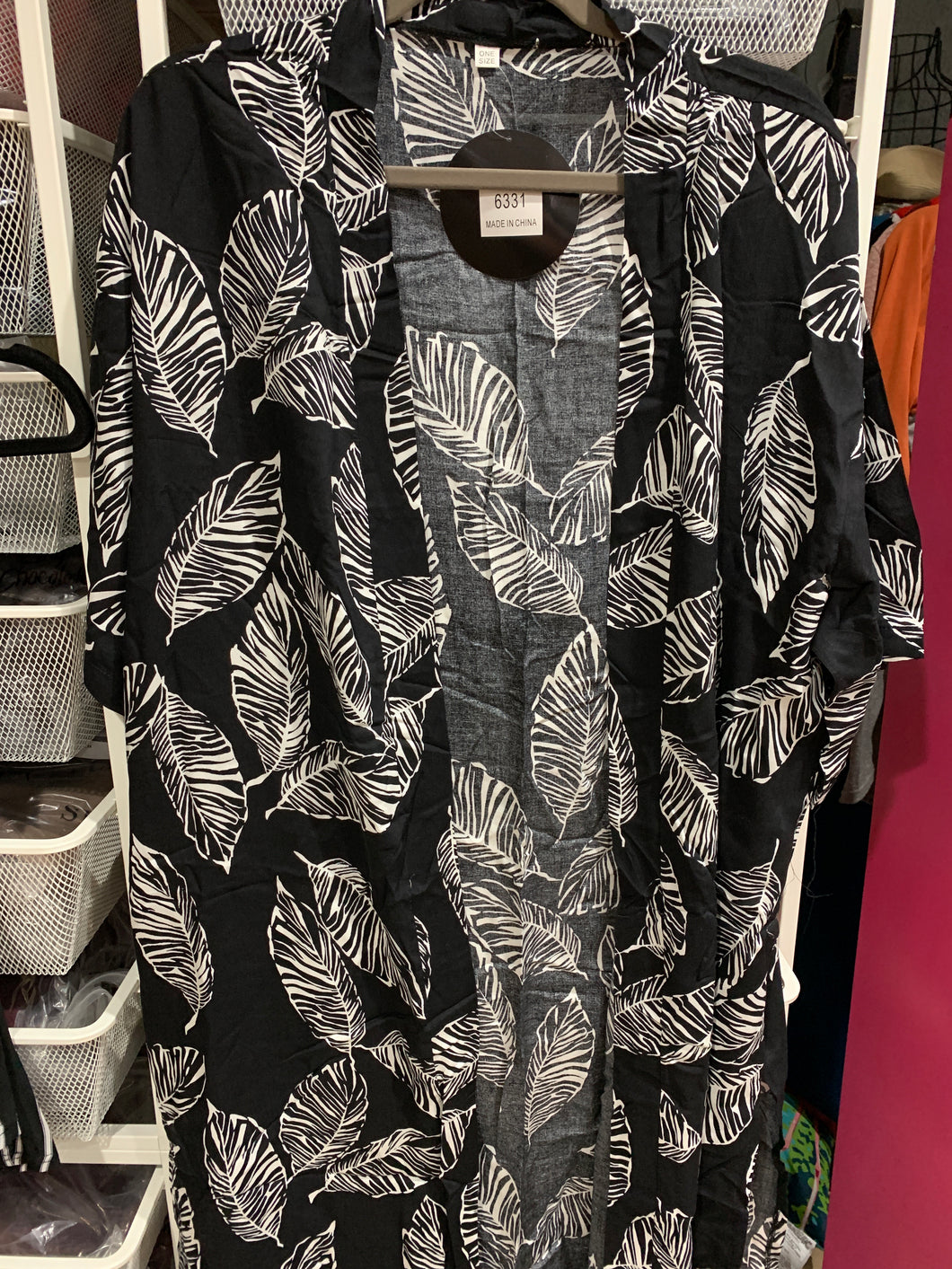 Blowout kimono one sz