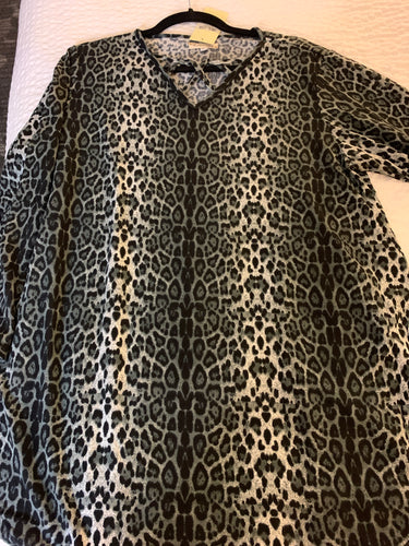 Snow cheetah sweater