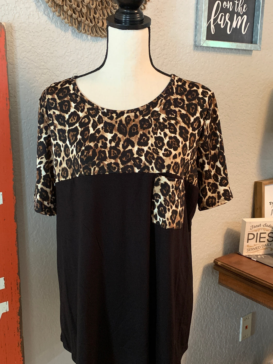 Top cheetah leggings material