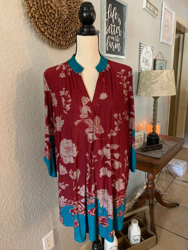 Top hi/lo burgundy floral
