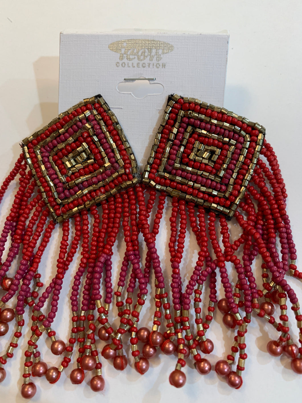 Earrings red beaded 569