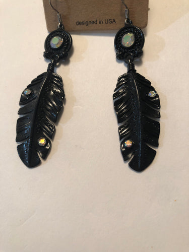 Earrings black feathers