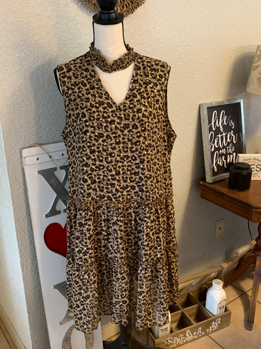 Lined cheetah dress with keyhole