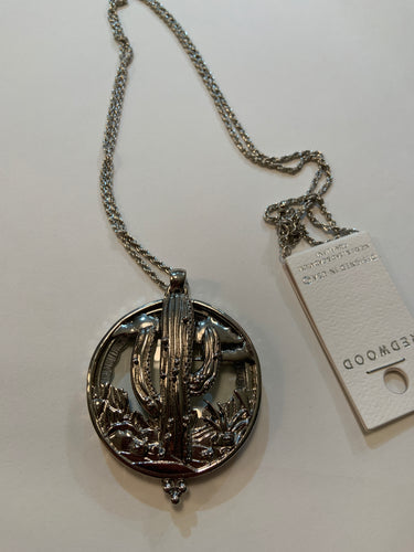 Magnifying glass necklace 112