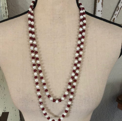 Red/white pearl necklace