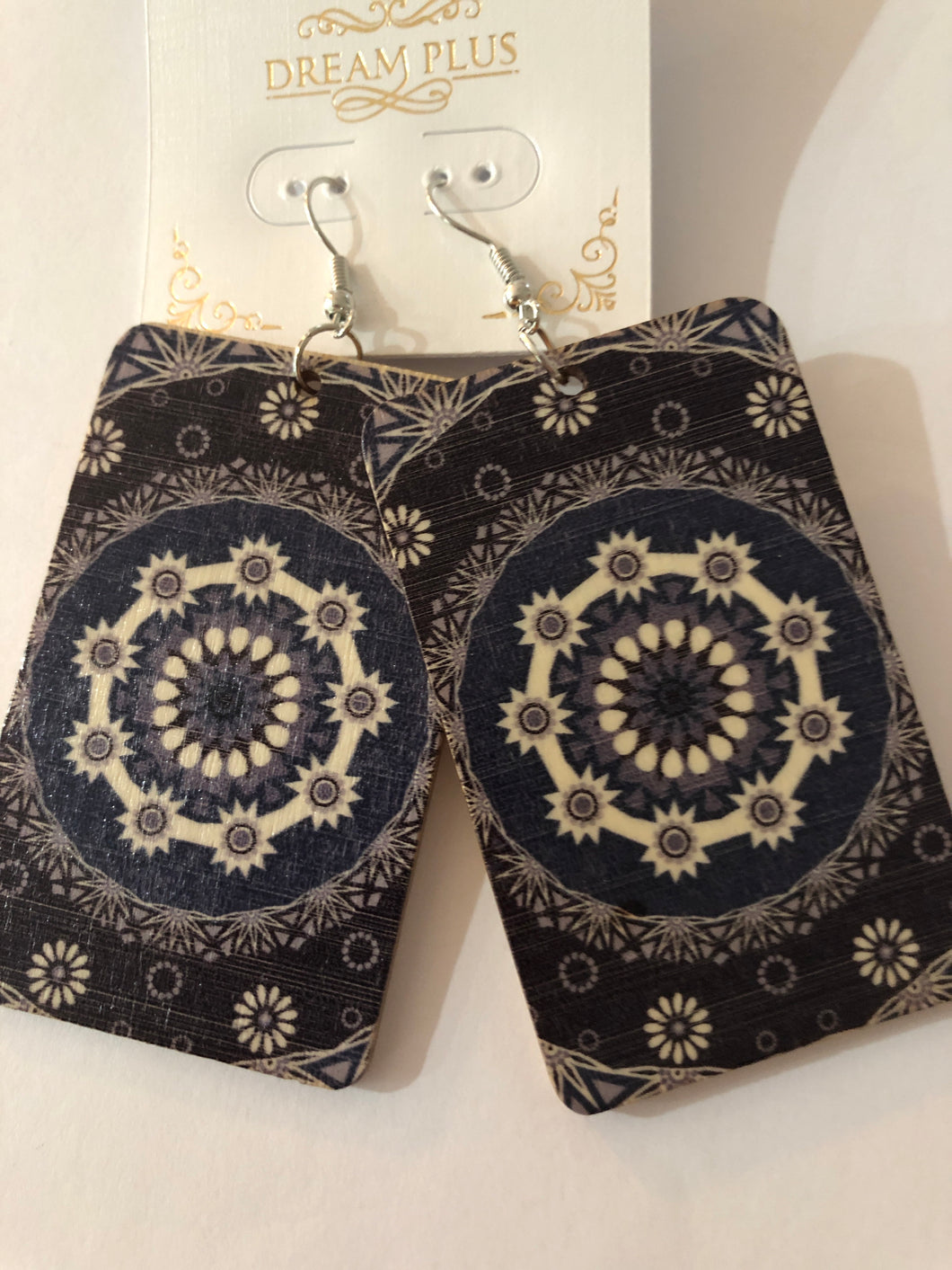 Earrings medallion 104