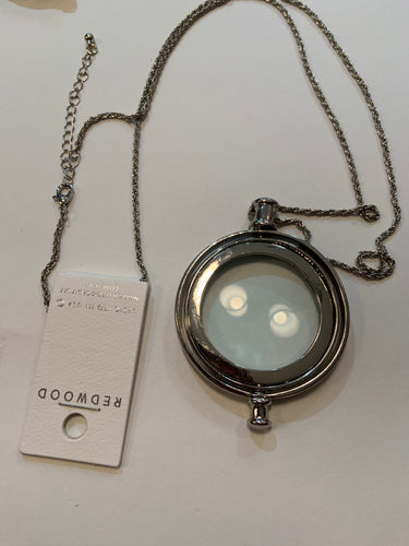 Magnifying glass necklace 111