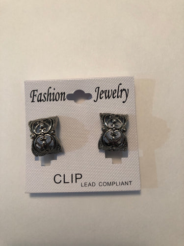 Earrings clip on 103