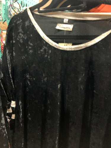 Black velvet top