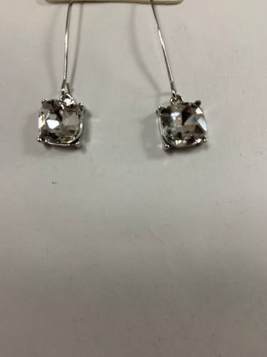 Clear silver thread of earrings