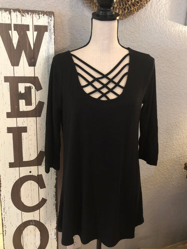 Black triple lattice 3/4 sleeve top