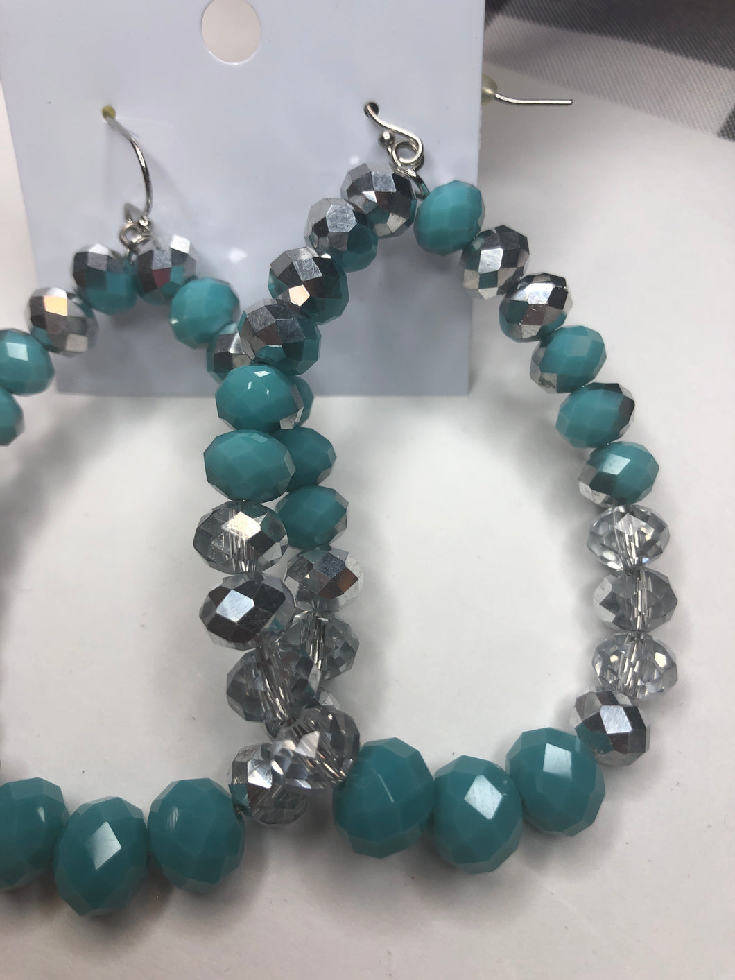 Turquoise/silver ombré beaded earrings