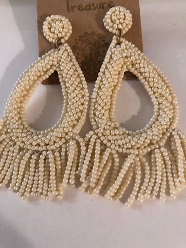 Earrings cream beads