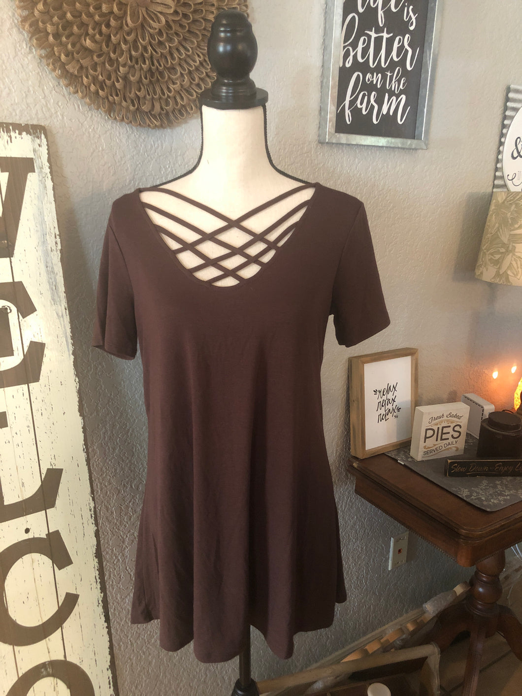 Top brown crisscross front