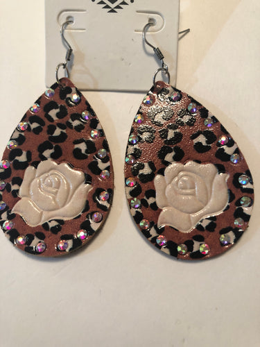 Earrings leather