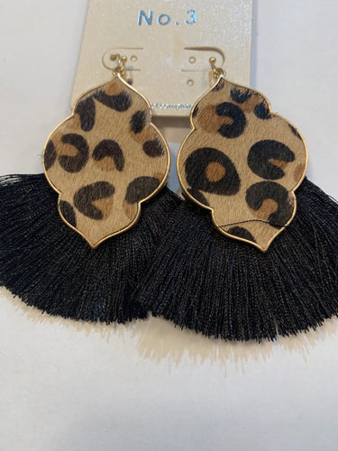 Cheetah earrings black
