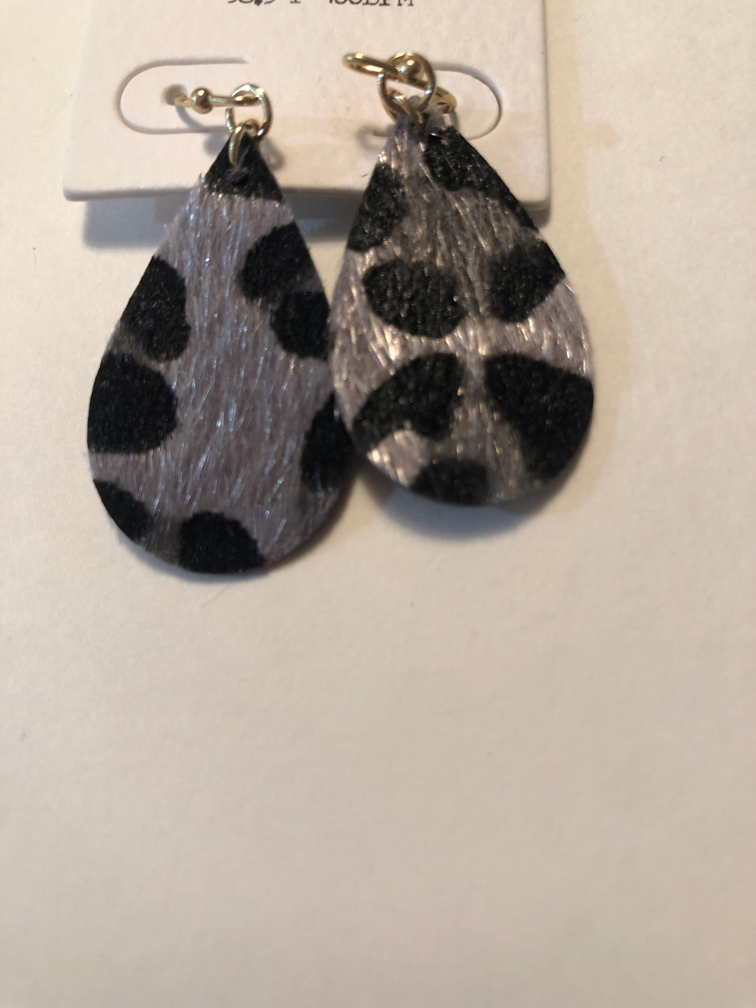 Earrings am teardrops