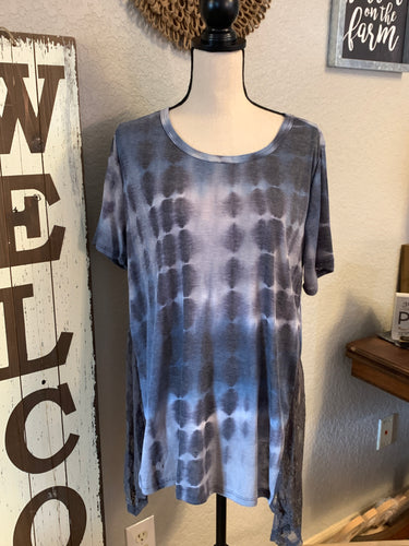 Top Tie-dye shark bite with lace insets