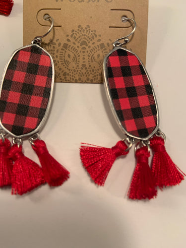Plaid with tassel