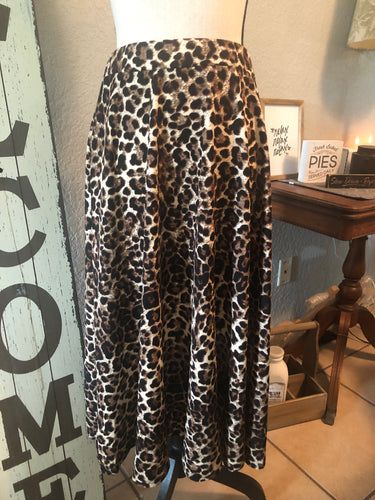 Skirt mid-calf animal print