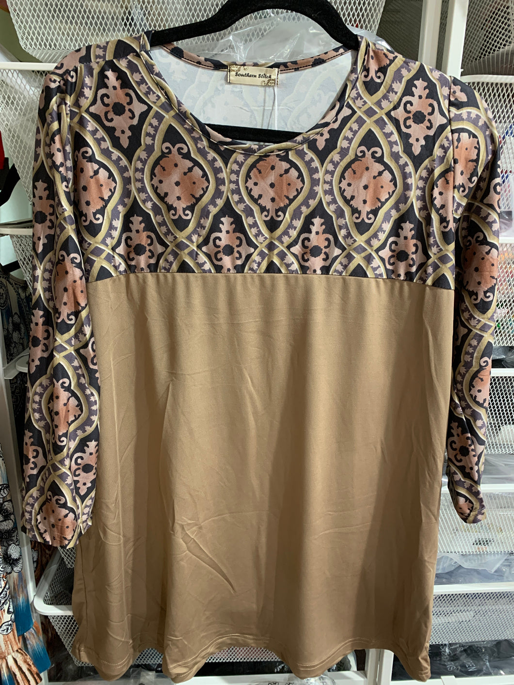 Brown medallion top