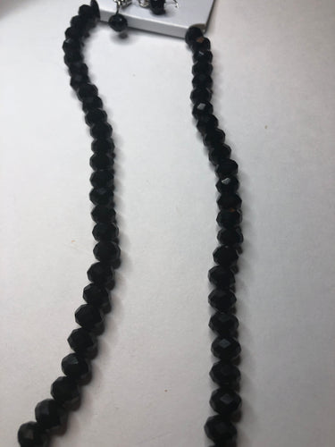 Black shorty bead necklace