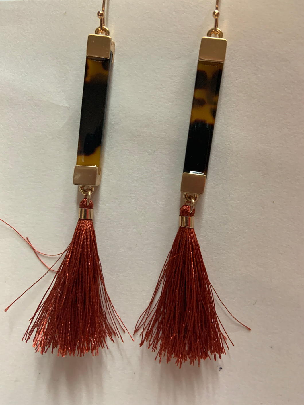 j02 Cheetah bar tassel earrings