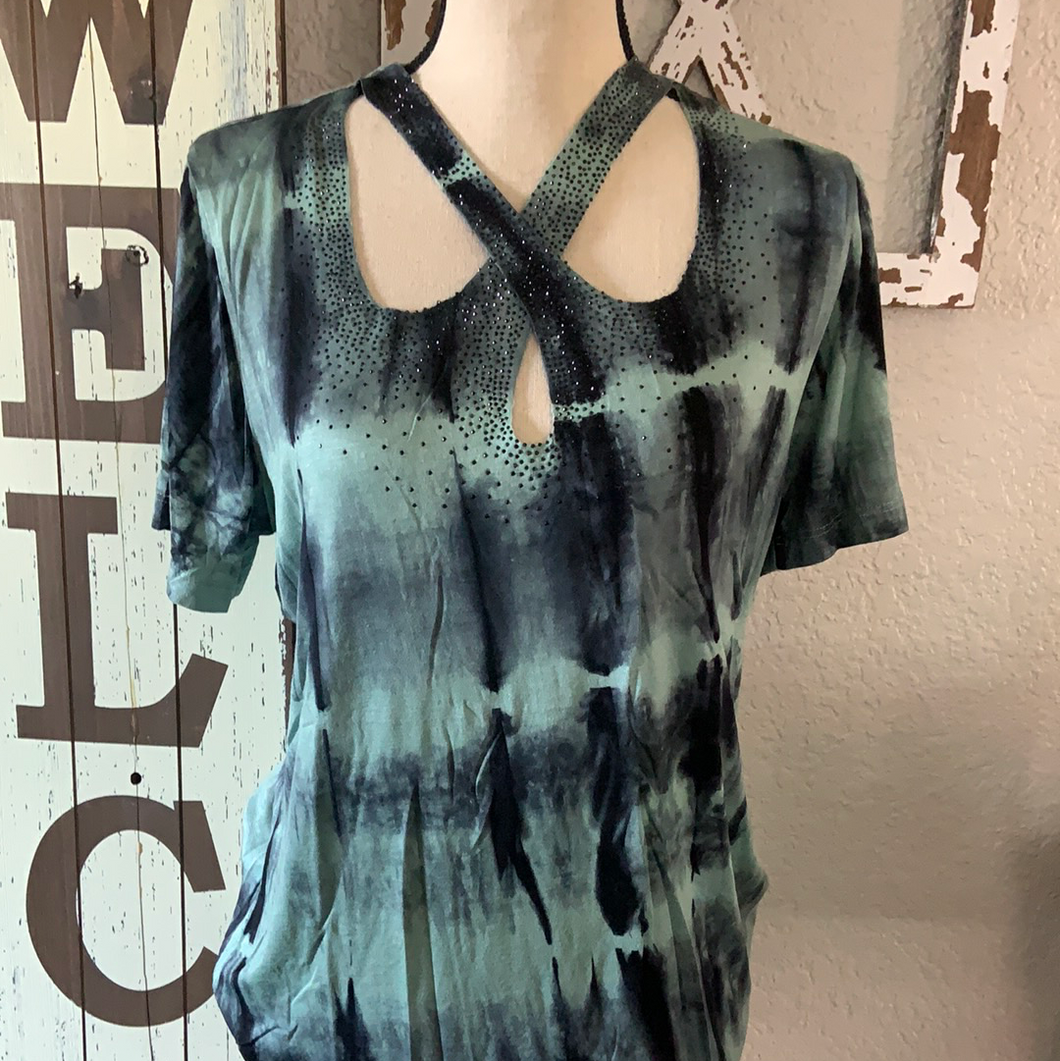 102 TIE DYE CRISS CROSS SHORT SLEEVE TOP WITH STONES IM1812SX SAGE/BLACK