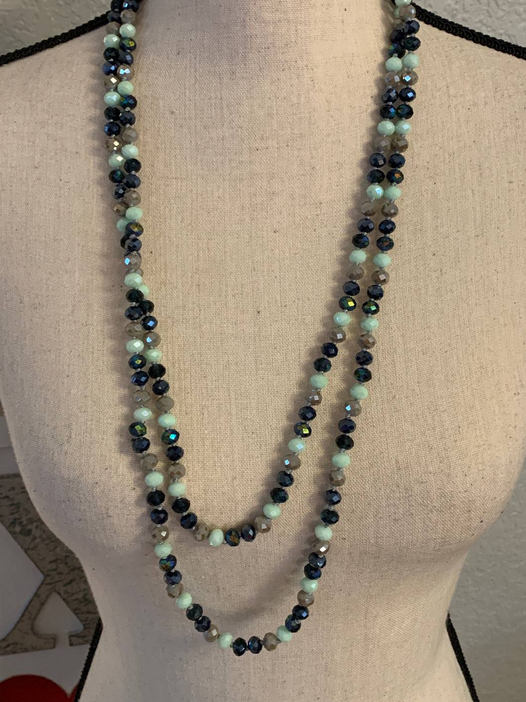 Mint/navy/taupe beads