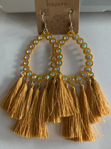 Earrings mustard tassel