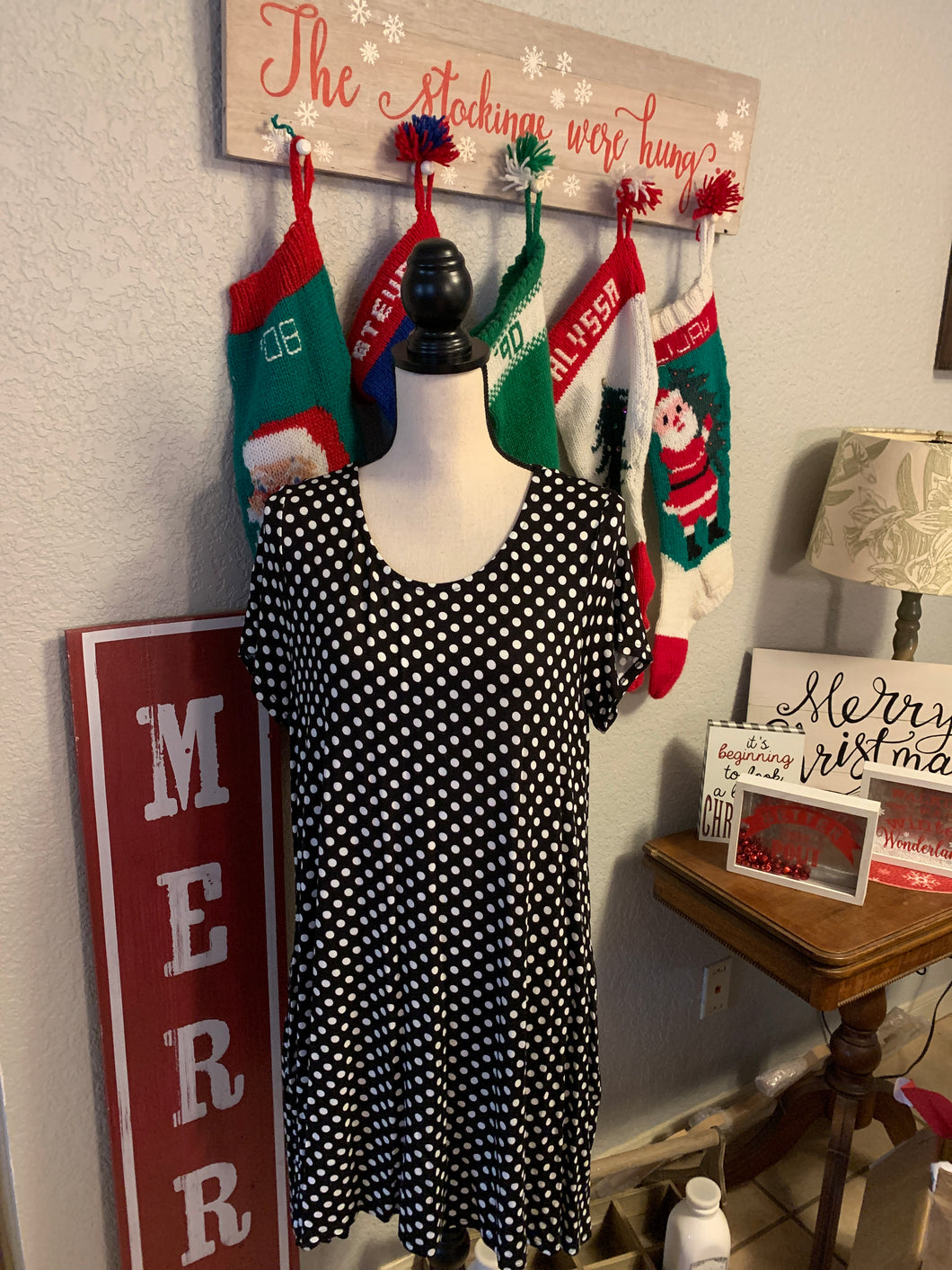 Black and white swing top