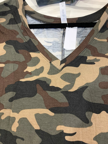 Top Camo short sleeve v-neck